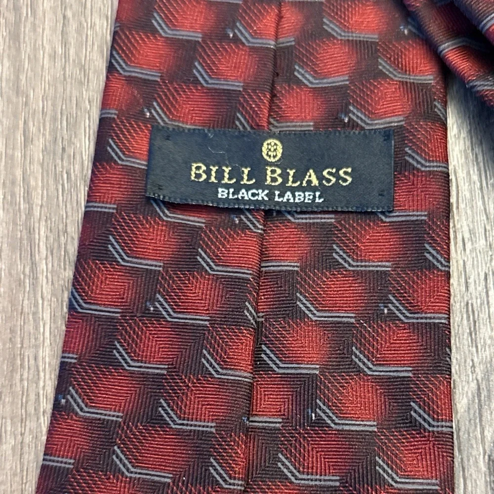 Vintage bill blass Elegant Red Patterned silk Tie